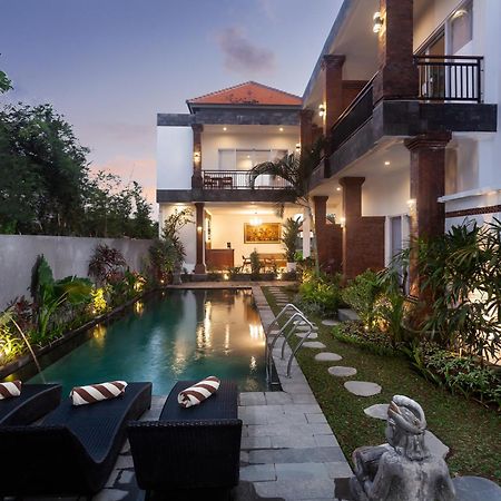 Sujiwa Ubud Hotel & Villa Екстериор снимка