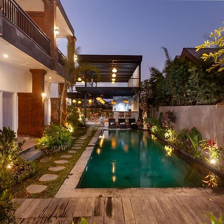 Sujiwa Ubud Hotel & Villa Екстериор снимка