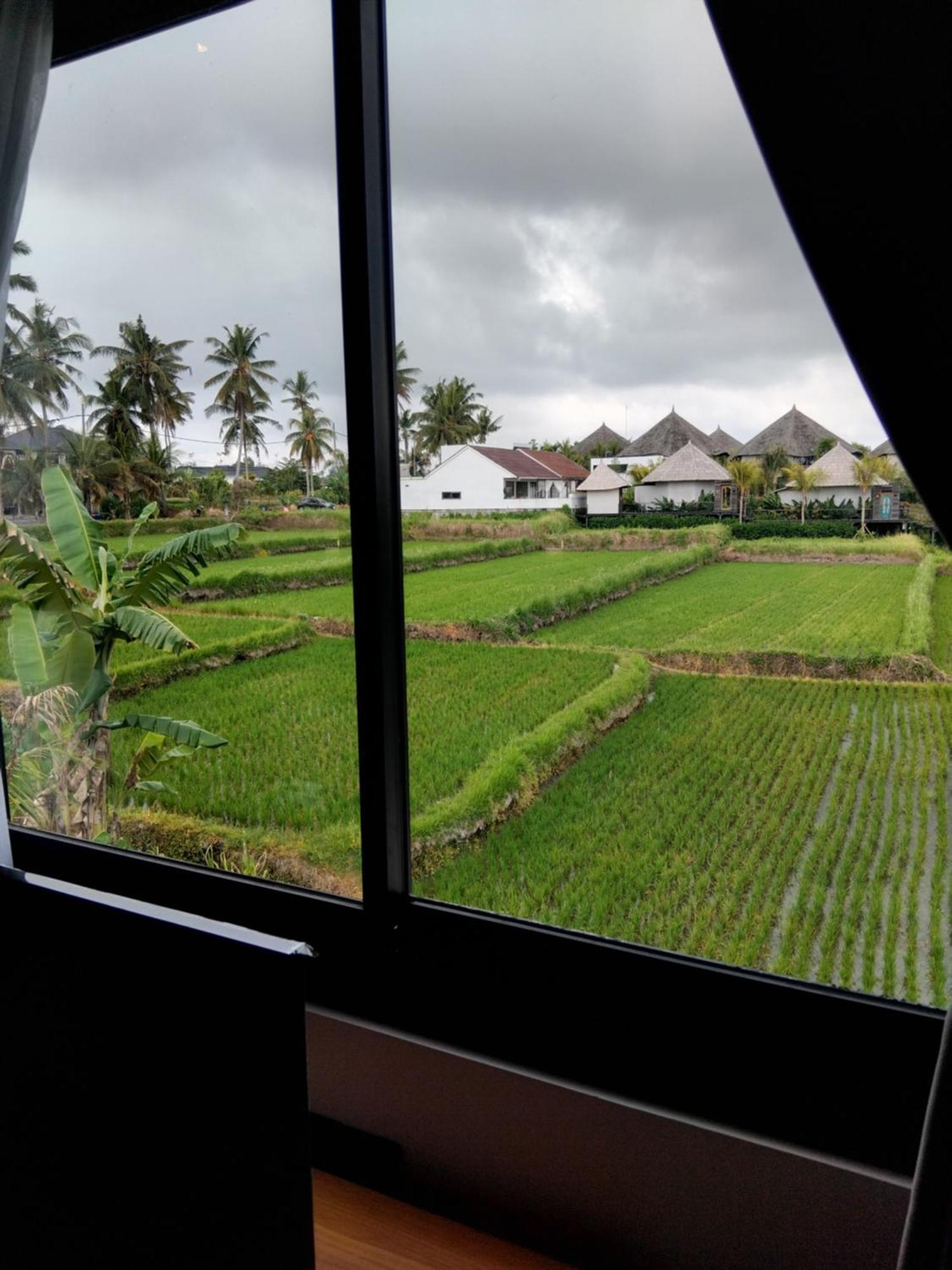 Sujiwa Ubud Hotel & Villa Екстериор снимка