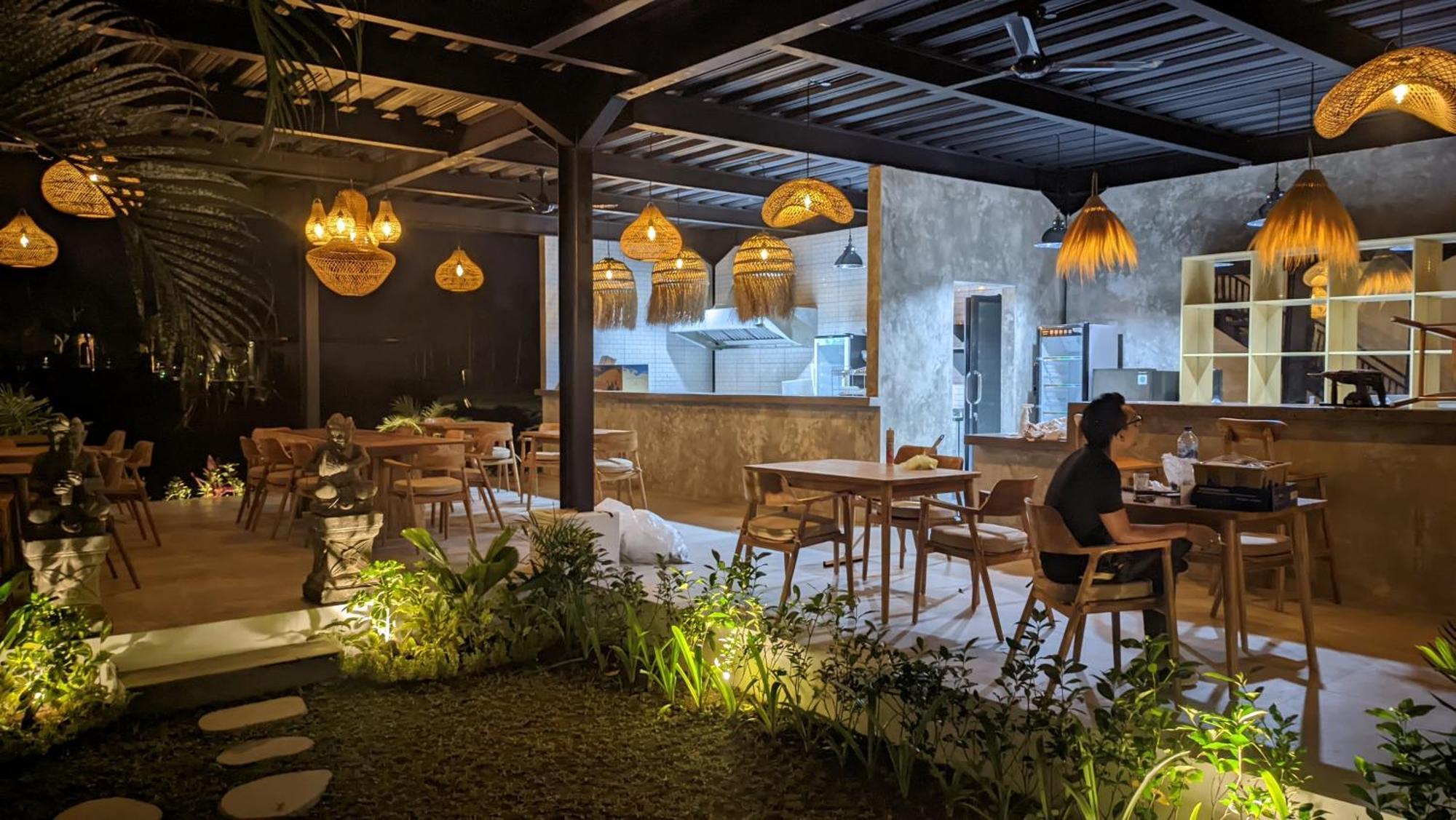 Sujiwa Ubud Hotel & Villa Екстериор снимка