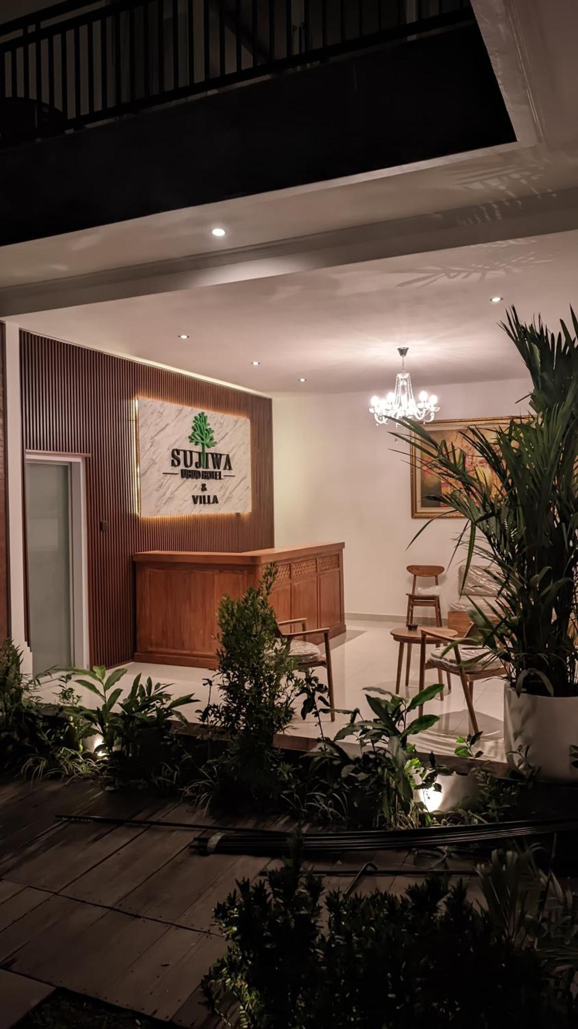 Sujiwa Ubud Hotel & Villa Екстериор снимка
