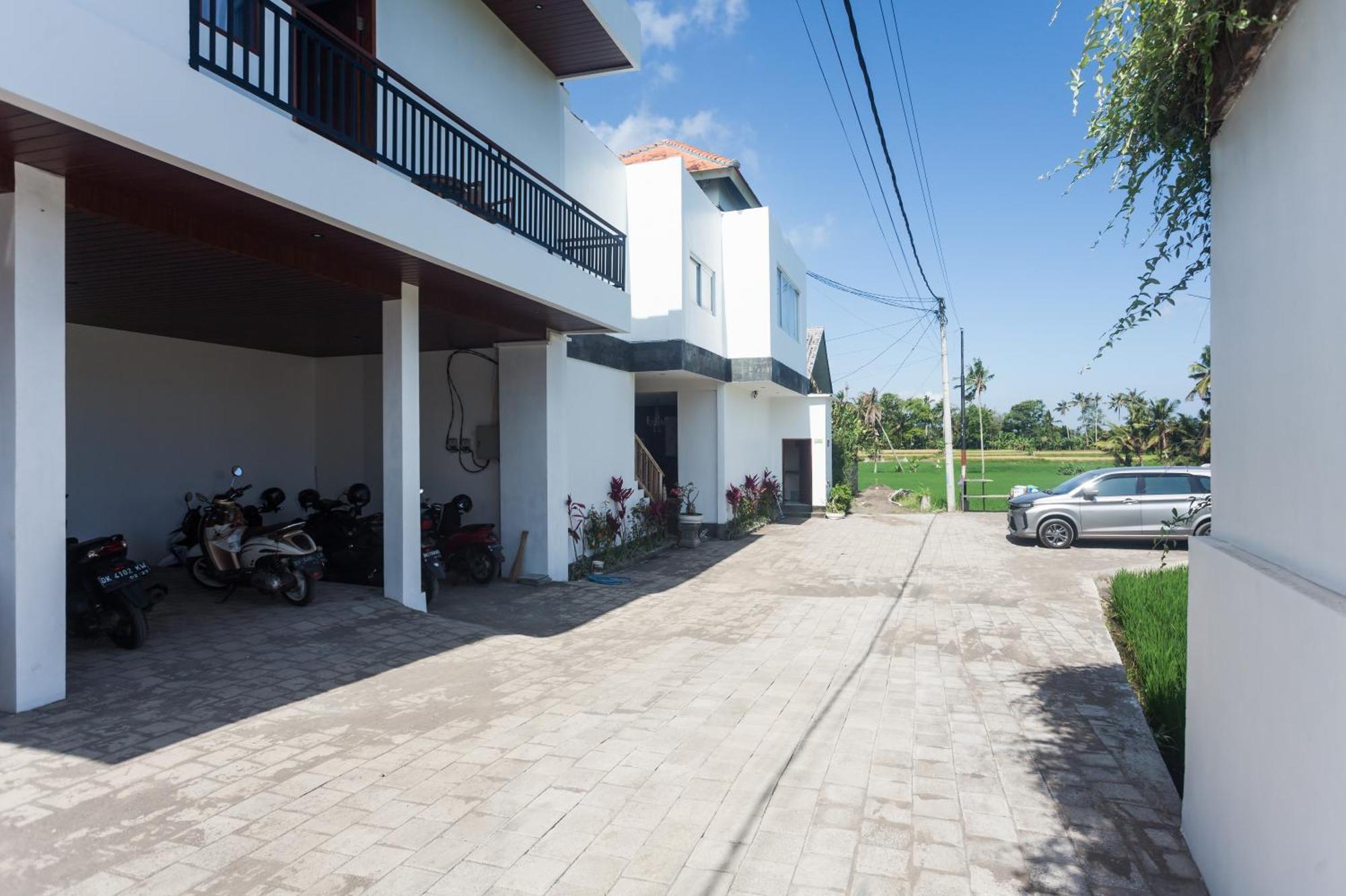 Sujiwa Ubud Hotel & Villa Екстериор снимка